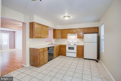 1114 Kelfield Dr, Halethorpe, MD 21227 - photo 2