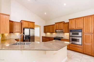 06 - Kitchen