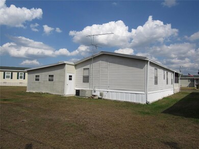 37211 Mcbain Ct, Zephyrhills, FL 33542 - photo 6