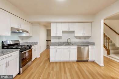 18 Indian Hills Ct, Derwood, MD 20855 - photo 3