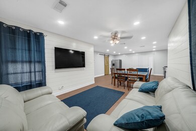 10814 Newton St, Houston, TX 77075 - photo 6