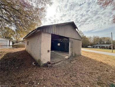 1206 US Highway 29 Bus, Reidsville, NC 27320 - photo 7