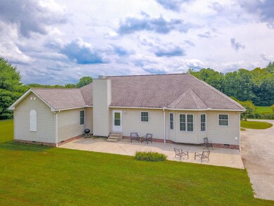 160 Vantrease Rd, Cottontown, TN 37048 - photo 3