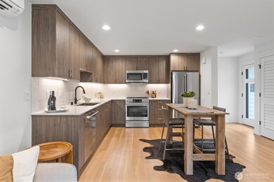 2212 Broadway E, Seattle, WA 98102 - photo 6