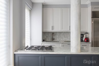 210 Central Park S unit 7D, New York, NY 10019 - photo 5