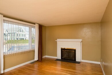 694 Trapelo Rd, Waltham, MA 02452 - photo 5