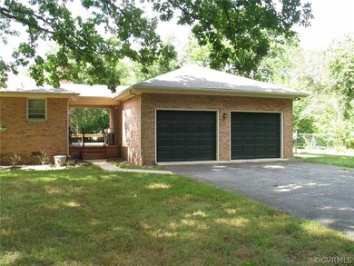 2 Car Garage: