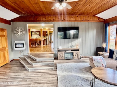 12404 La Fontaine Dr, Curtice, OH 43412 - photo 5