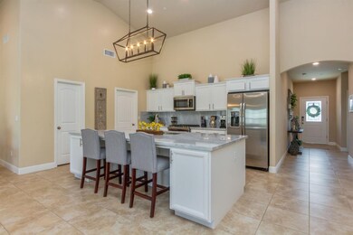 3339 N Carriage Ave, Fresno, CA 93727 - photo 7