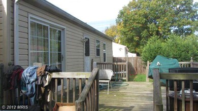 9312 Wyatt Dr, Lanham, MD 20706 - photo 3