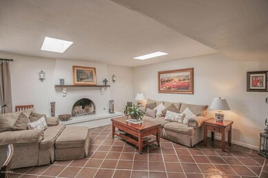 2546 E Yucca St Phoenix AZ 85028 X-18_pr