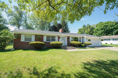 3329_Meadow_Croft_Ave_01
