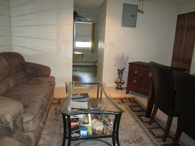 93 Manor Ct unit 93, Springfield, MA 01118 - photo 3