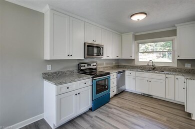 459 Foster St, Asheboro, NC 27205 - photo 6