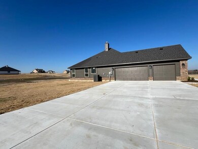 139 Llanos Dr, Decatur, TX 76234 - photo 4