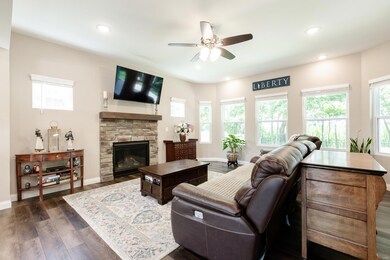 1313 Hollander Ct, O'Fallon, IL 62269 - photo 7