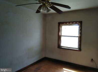 1043 Church St, Brooklyn, MD 21225 - photo 5