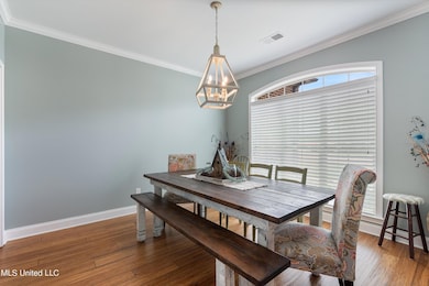 06-Dining Room