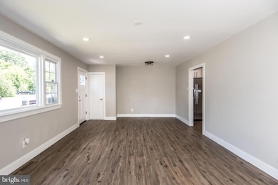 553 Queen St, Woodbury, NJ 08096 - photo 5