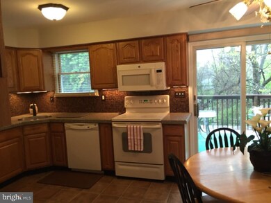 1982 Bishopwood Blvd W, Harleysville, PA 19438 - photo 6