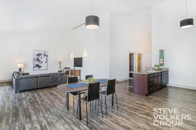 600Seventh_26-