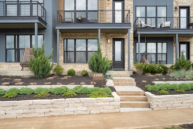 2288 Quarry Trails Dr, Columbus, OH 43228 - photo 3