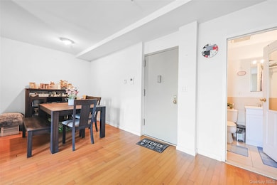 140-24 31st Dr unit 2C, Flushing, NY 11354 - photo 7