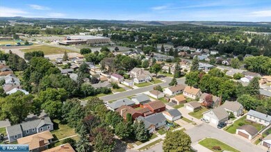 802 6th St S, Virginia, MN 55792 - photo 4