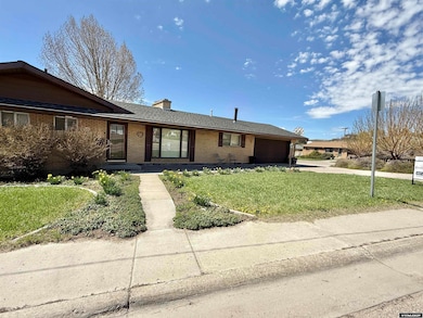 822 Moose St, Kemmerer, WY 83101 - photo 2