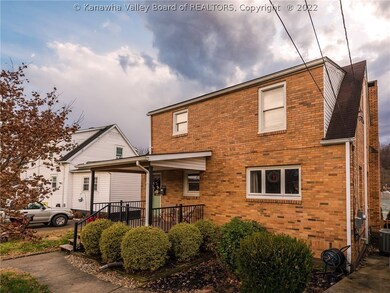 2722 Edwards Cir, Dunbar, WV 25064 - photo 2