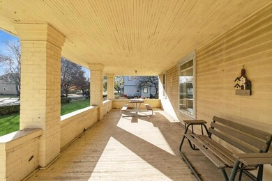 05_127-Benton-St_Web
