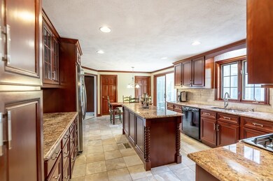 95 Kara Dr, North Andover, MA 01845 - photo 4