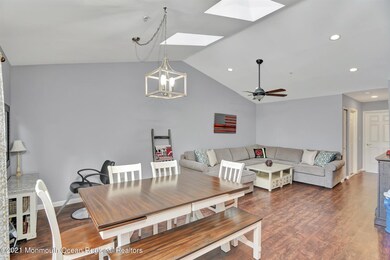07-Living & Dining Room