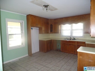 517 22nd Ln NE, Center Point, AL 35215 - photo 3