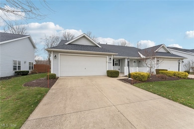 7200 Lilac Ct unit 4A, North Olmsted, OH 44070 - photo 2