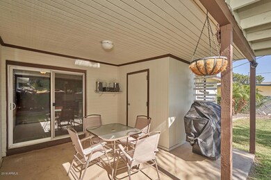 Sarah - Covered Patio2
