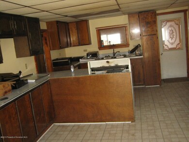 148 Sharpe St, Nanticoke, PA 18634 - photo 6