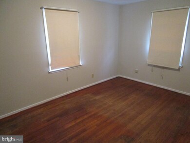 12232 Valleywood Dr, Silver Spring, MD 20902 - photo 6