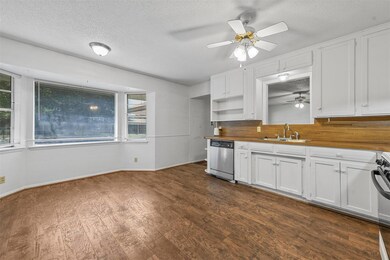 213 W Boyd Ave, Boyd, TX 76023 - photo 5