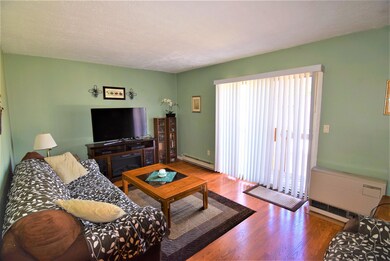 05-living room