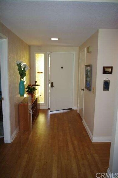 ENTRY WAY LOOKING TOWRADS FRONT DOOR