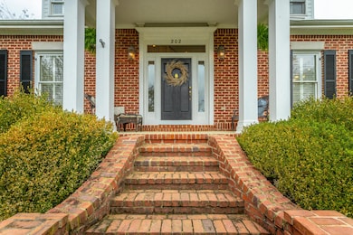 202 E Brow Rd. HD-104
