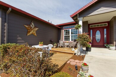 526 Westfield Ct, Eagle Point, OR 97524 - photo 2