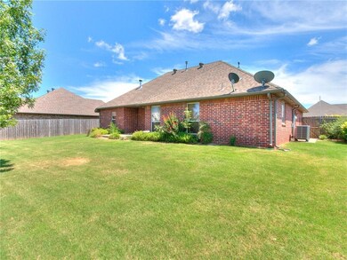 Lovely backyard, privacy fence all around.