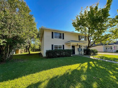 1016 W Gandy St unit 3, Denison, TX 75020 - photo 2