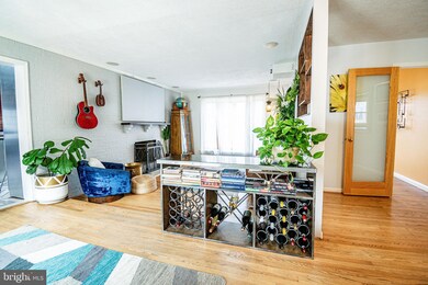 312 Beach Dr, Annapolis, MD 21403 - photo 5