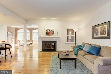 9476 Turnberry Dr, Potomac, MD 20854 - photo 6