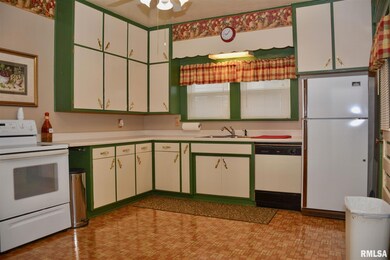 1108 E Dover Ct, Davenport, IA 52803 - photo 7