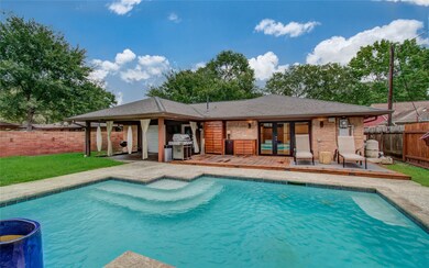 1319 Valleta Dr, Houston, TX 77008 - photo 2