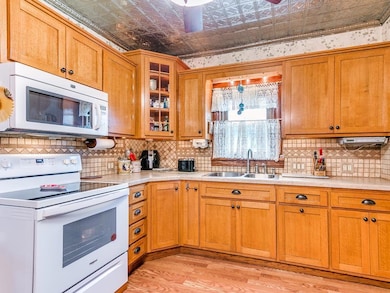1927 N Story St-47